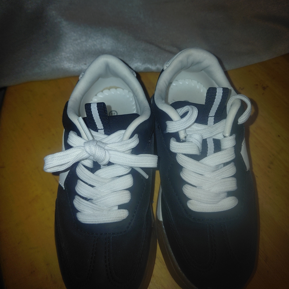Link Monochrome Athletic Shoes - Picture 7 of 7